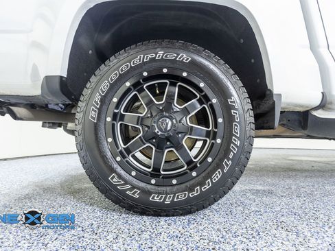 Used 2020 Chevrolet Colorado Z71 AWD/4WD image 44