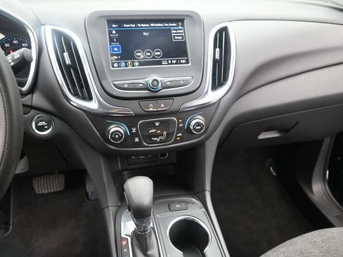 Used 2023 Chevrolet Equinox LT image 16