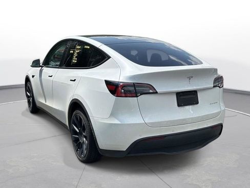 Used 2021 Tesla Model Y Long Range AWD/4WD image 8