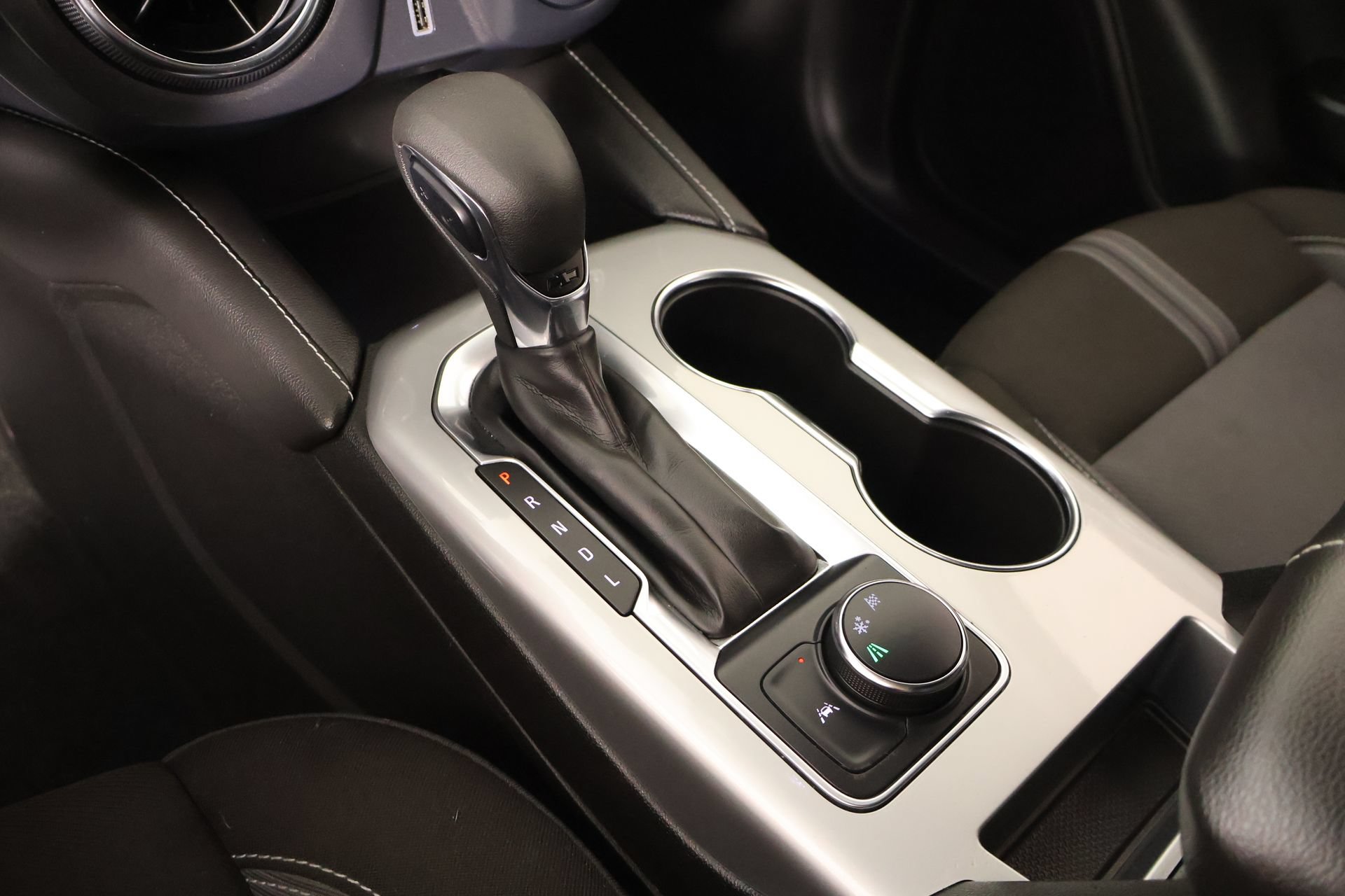 Used 2025 Chevrolet Blazer LT FWD image 8