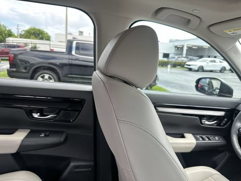 Used 2025 Honda CR-V EX-L image 16