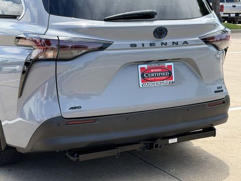 Used 2024 Toyota Sienna XLE Woodland Edition AWD/4WD image 6