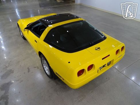 Used 1996 Chevrolet Corvette Coupe image 9
