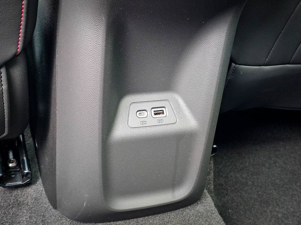 Used 2023 Buick Envision Essence w/ Sport Touring Package AWD/4WD image 36
