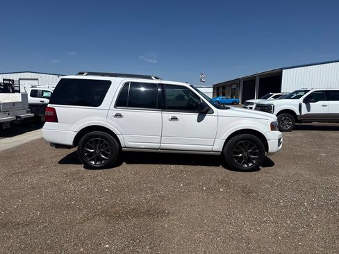 Used 2017 Ford Expedition Limited w/ Equipment Group 301A AWD/4WD image 7