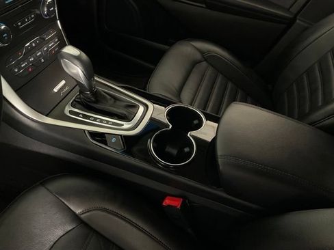 Used 2016 Ford Edge SEL w/ Equipment Group 201A AWD/4WD image 17
