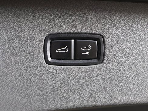 Used 2021 Porsche Cayenne GTS w/ Premium Package Plus image 23