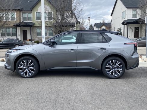 New 2026 Subaru Solterra image 3