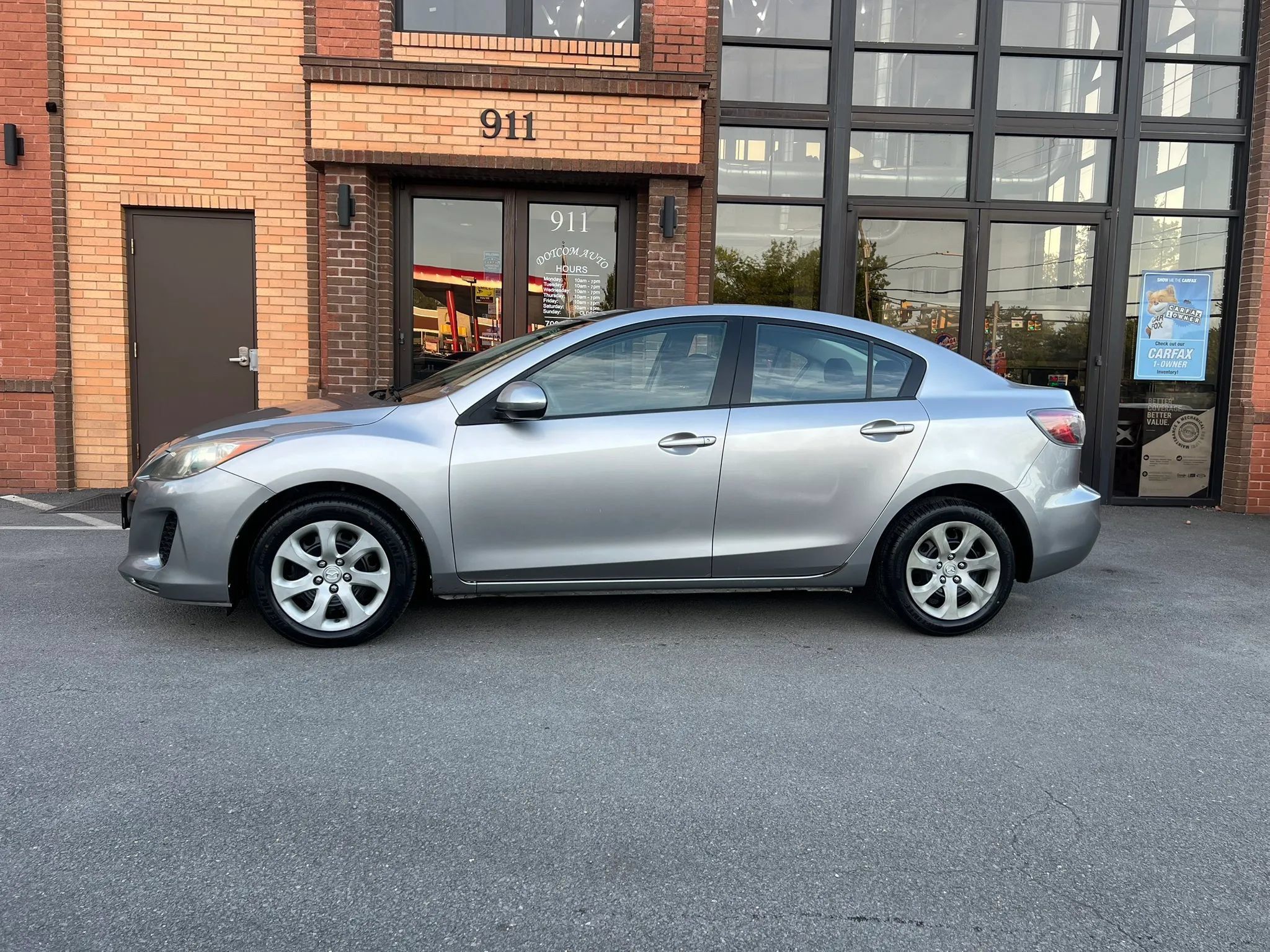Used 2013 MAZDA MAZDA3 i Sport FWD image 4