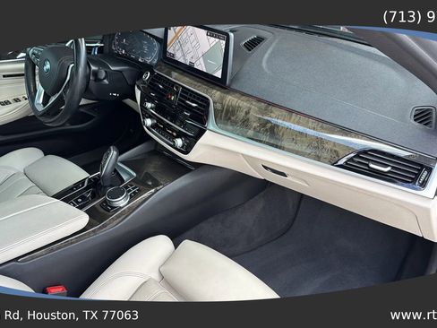 Used 2021 BMW 540i w/ Convenience Package image 40