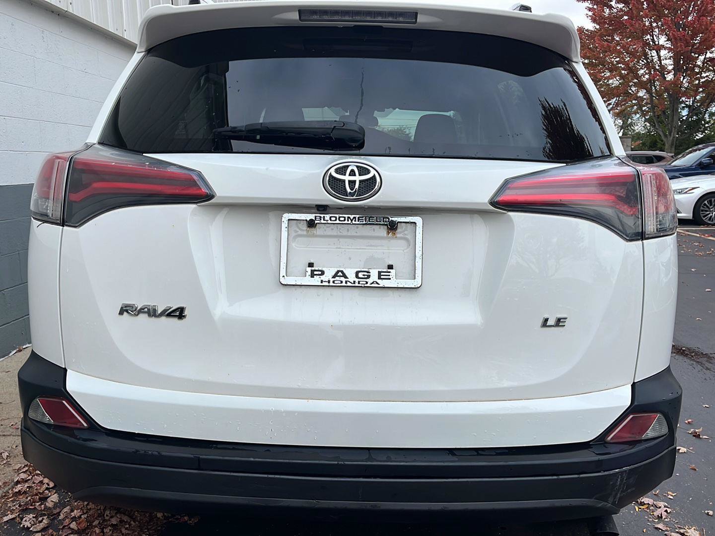 Used 2017 Toyota RAV4 LE FWD image 28