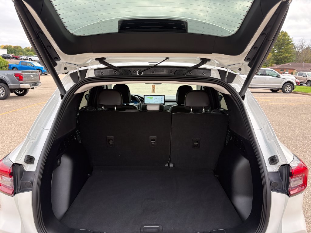 Used 2023 Ford Escape Platinum AWD/4WD image 10