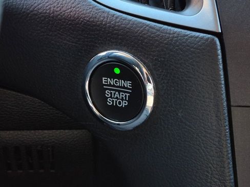 Used 2019 Ford Edge SE image 28