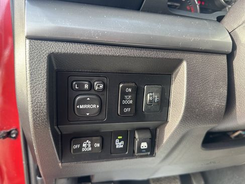 Used 2015 Toyota Tundra Platinum image 21