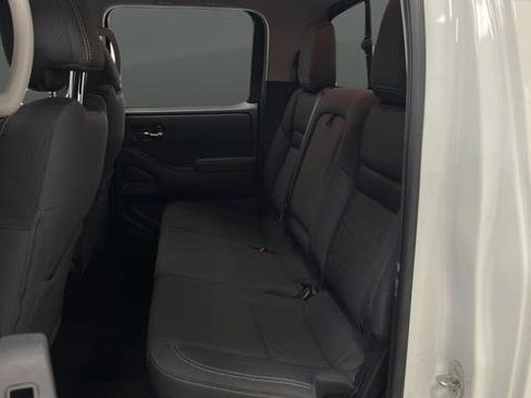 Used 2022 Nissan Frontier SV AWD/4WD image 22