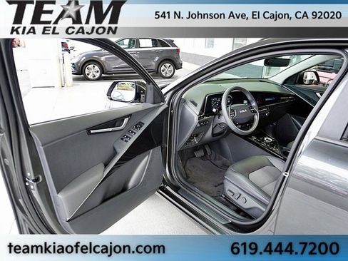 Certified 2025 Kia Niro Wind image 39