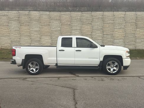 Used 2016 Chevrolet Silverado 1500 Custom w/ Trailering Package image 2
