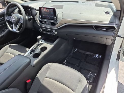 Used 2025 Nissan Altima 2.5 SV AWD/4WD image 31
