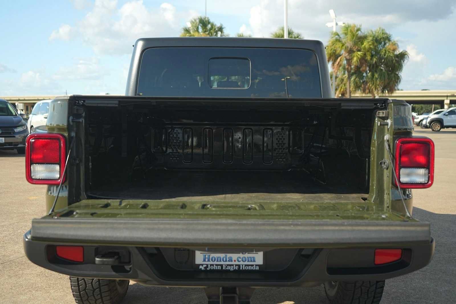 Used 2023 Jeep Gladiator Sport AWD/4WD image 27