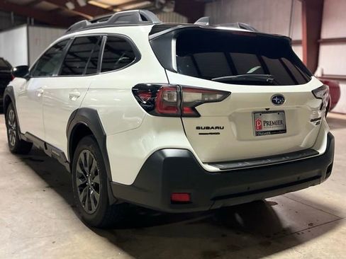 Used 2025 Subaru Outback Onyx Edition XT AWD/4WD image 7