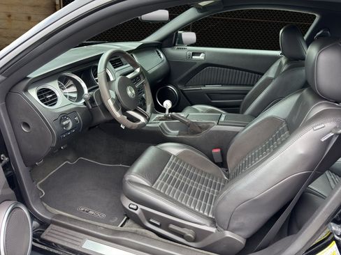 Used 2012 Ford Mustang Shelby GT500 w/ SVT Performance Pkg RWD image 3
