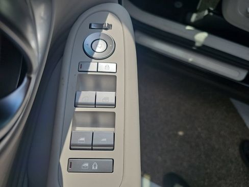 Certified 2026 Hyundai Ioniq 9 SEL AWD/4WD image 11