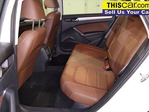 Used 2021 Volkswagen Passat 2.0T SE w/ Luggage Net & Mats Package FWD image 25