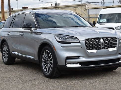 Used 2020 Lincoln Aviator Reserve w/ Elements Package Plus image 3
