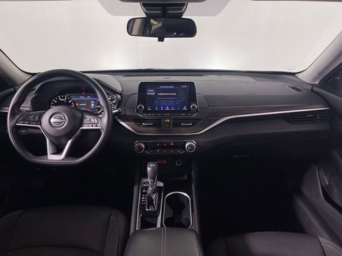 Used 2024 Nissan Altima 2.5 SV image 14