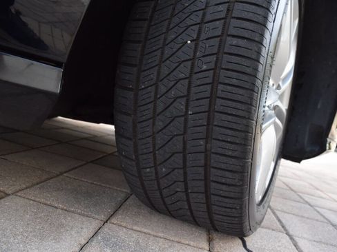 Used 2011 Mercedes-Benz E 350 4MATIC Sedan image 90