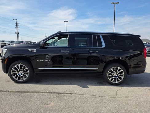 New 2026 GMC Yukon XL Denali w/ Sun & Power Step Package AWD/4WD image 4