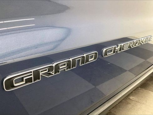 Used 2021 Jeep Grand Cherokee Limited image 31