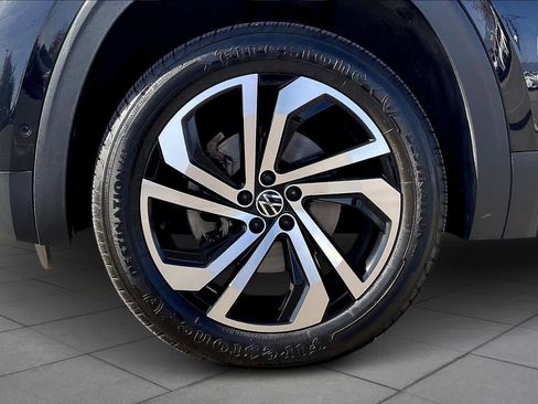 Used 2021 Volkswagen Atlas SEL Premium image 10