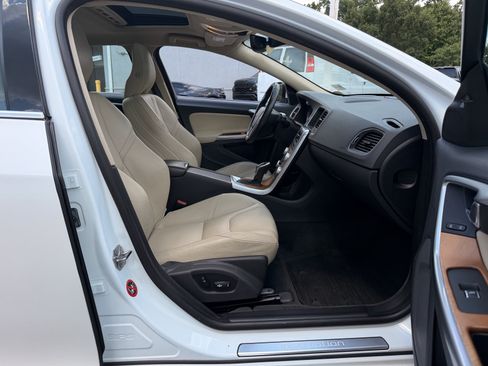 Used 2017 Volvo S60 T5 Inscription Platinum FWD image 33