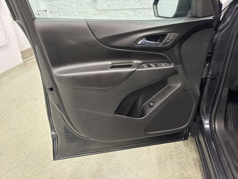 Used 2022 Chevrolet Equinox LT image 13