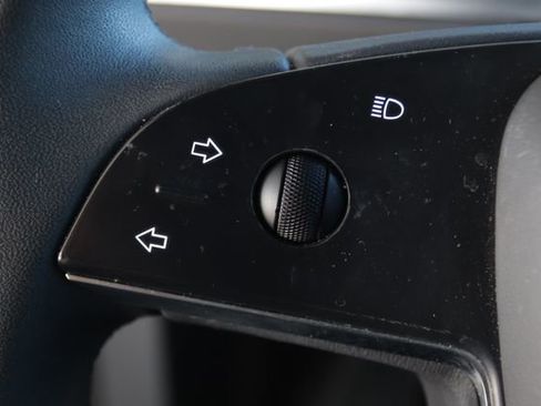 Used 2023 Tesla Model X Plaid image 12