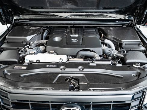 Used 2024 Lexus GX 550 image 45