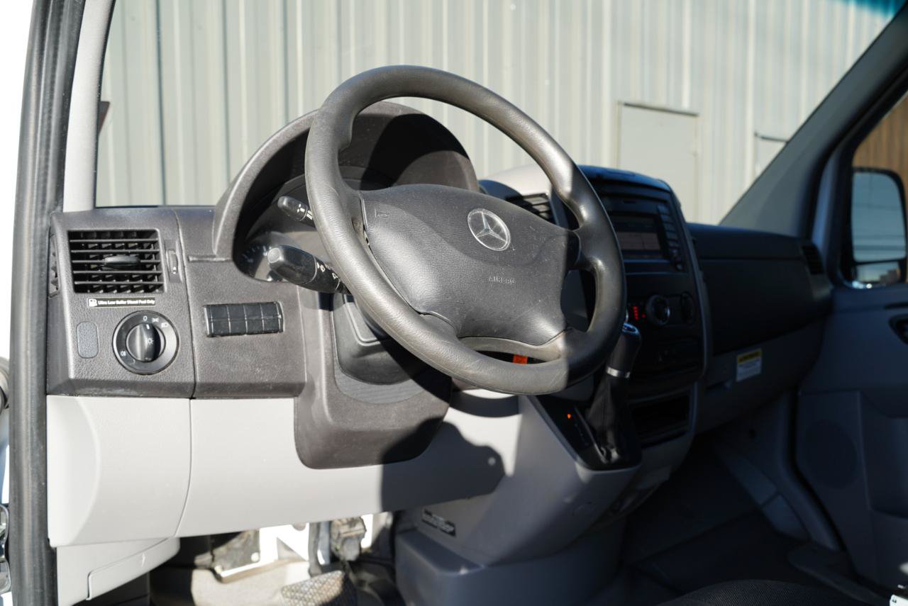 Used 2018 Mercedes-Benz Sprinter 2500 image 11