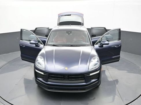 Certified 2023 Porsche Macan S AWD/4WD image 33