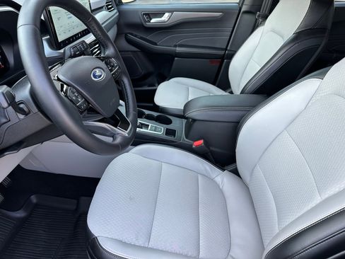 Used 2025 Ford Escape Base image 22