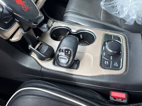 Used 2014 Jeep Grand Cherokee Limited w/ Luxury Group II AWD/4WD image 20