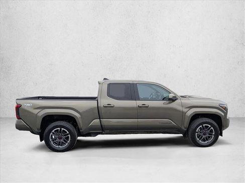 Used 2024 Toyota Tacoma TRD Sport image 4