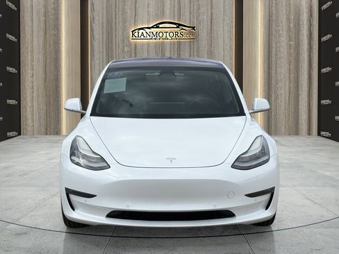 Used 2018 Tesla Model 3 Mid Range image 2