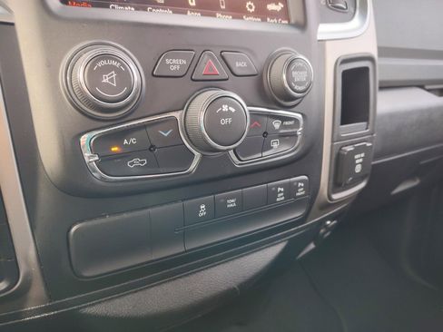 Used 2018 RAM 1500 Lone Star image 25