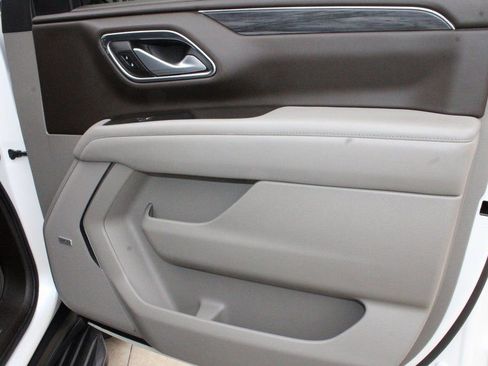 Used 2022 GMC Yukon SLT w/ SLT Premium Package AWD/4WD image 50