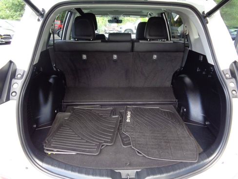 Used 2018 Toyota RAV4 Limited AWD/4WD image 17