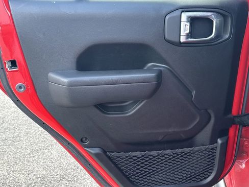 Used 2022 Jeep Gladiator Sport image 22