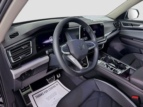 New 2026 Volkswagen Atlas Peak Edition image 9