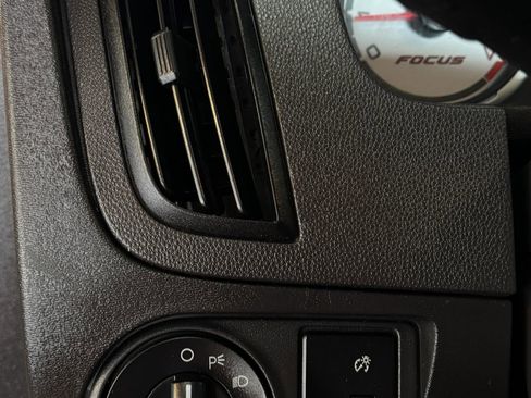 Used 2009 Ford Focus SE image 15