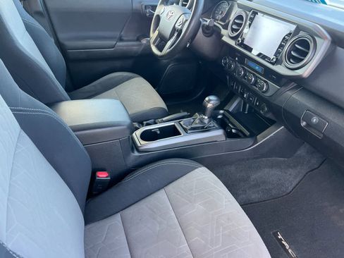 Used 2021 Toyota Tacoma TRD Off-Road w/ Technology Package image 16